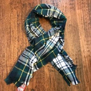 NWT Plaid Oversized Blanket Scarf